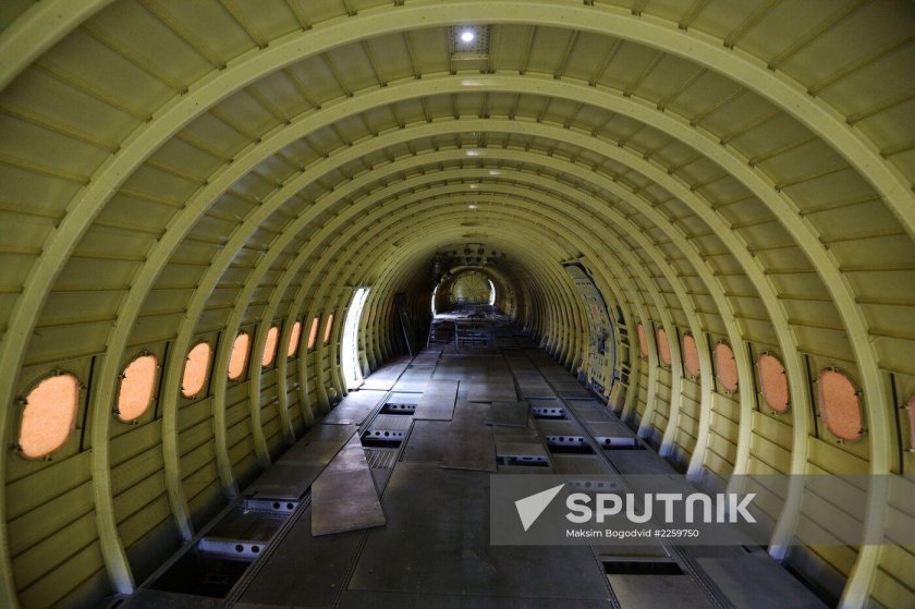 Ту-214 на заводе