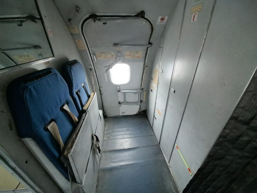 Ан-28 пассажирский самолёт салон