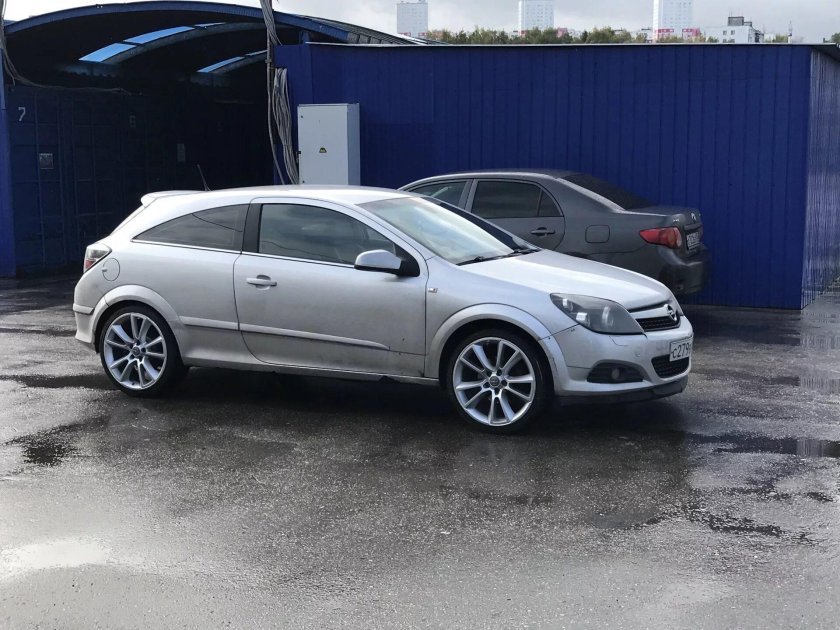 Opel Astra h GTC r17