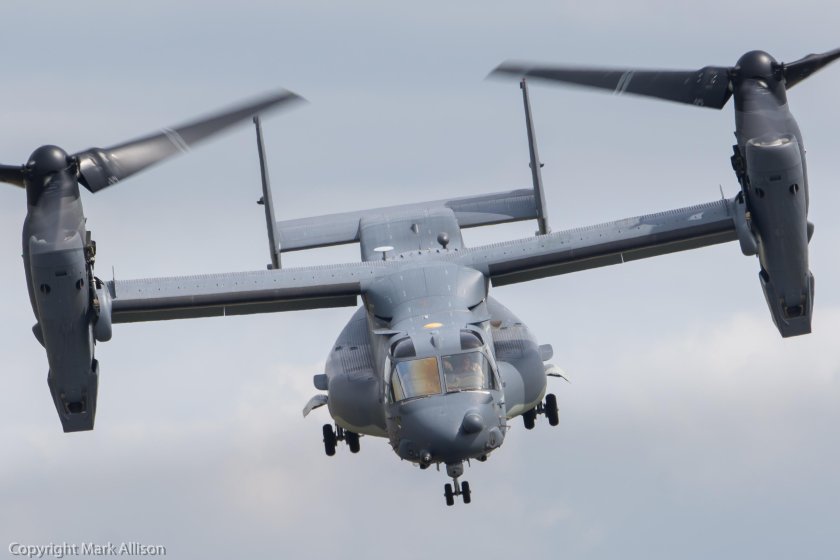 Военный самолет перевозчик