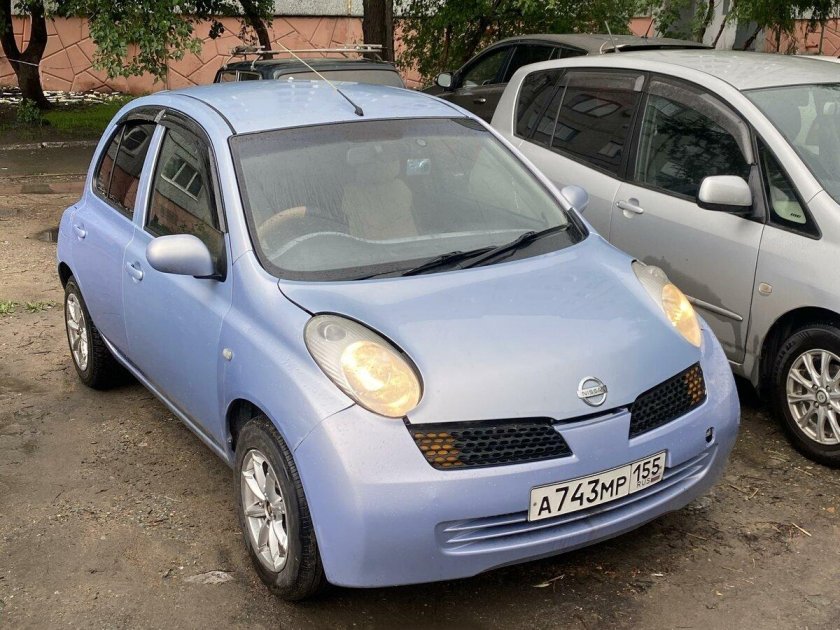 Ниссан марч 2002