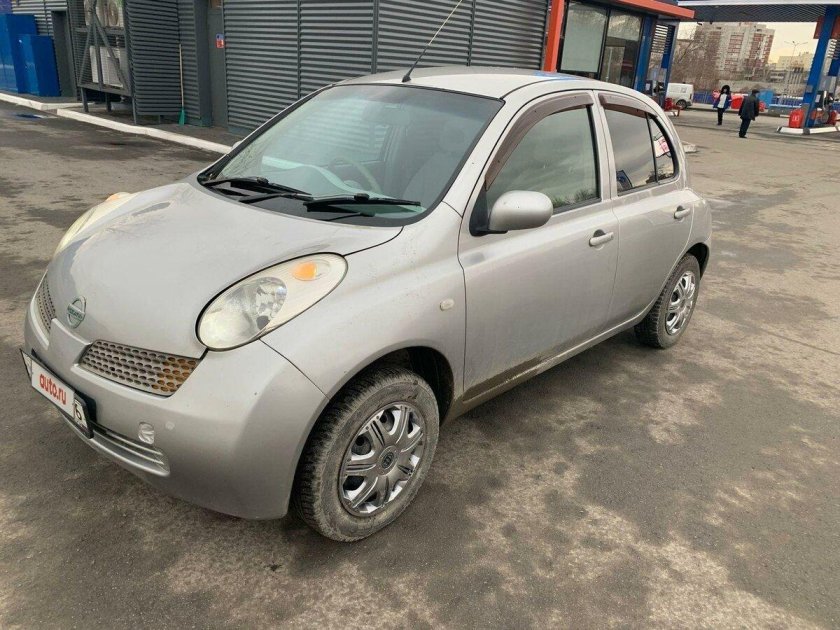 Ниссан Марч 2002 года