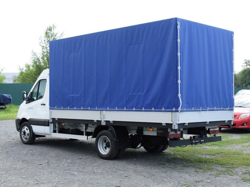 Тентованный грузовик