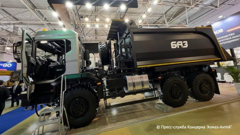 Грузовик баз новый российский