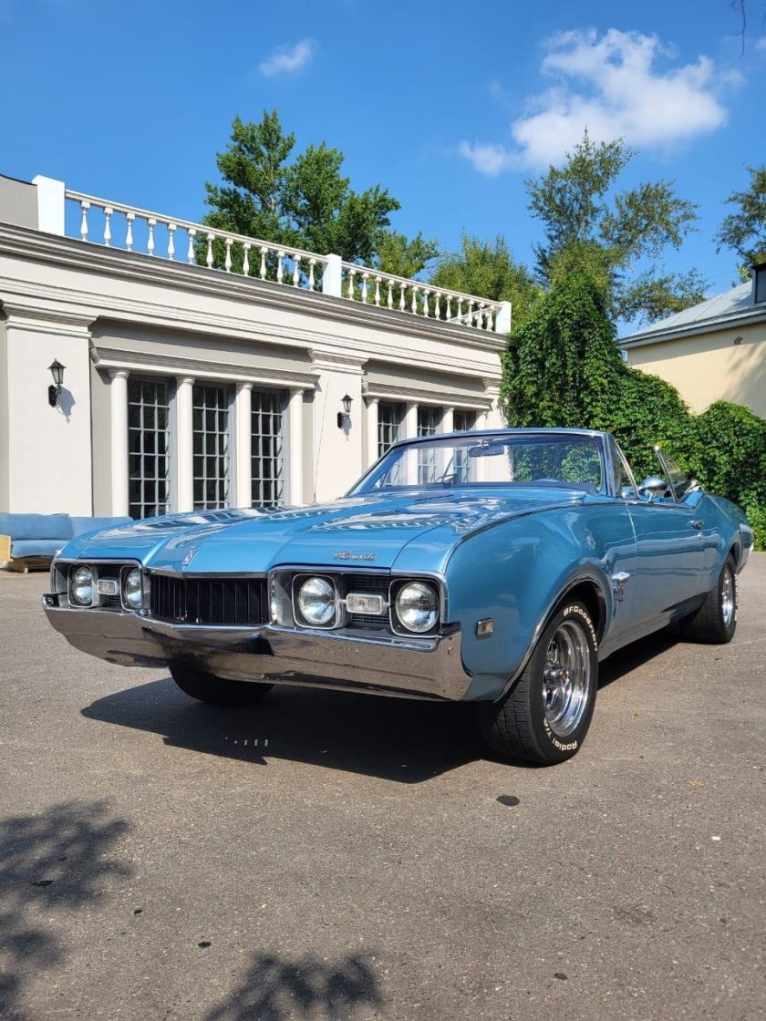 Oldsmobile cutlass supreme classic