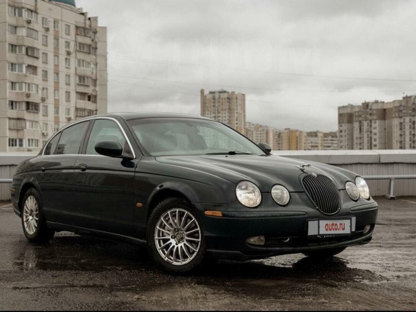 Ягуар 2002 года