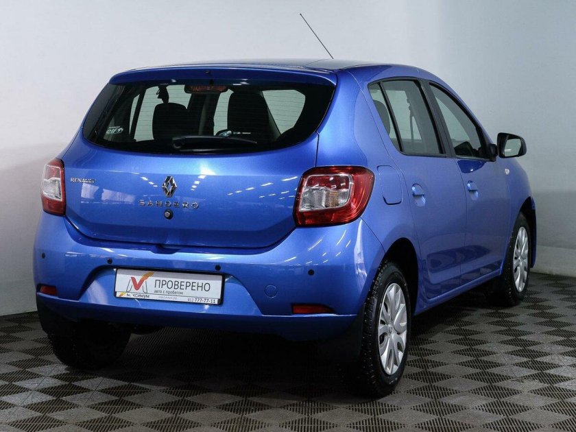 Рено сандеро 2015