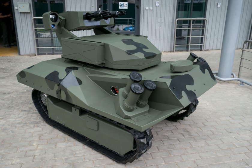 Беспилотный бронеавтомобиль