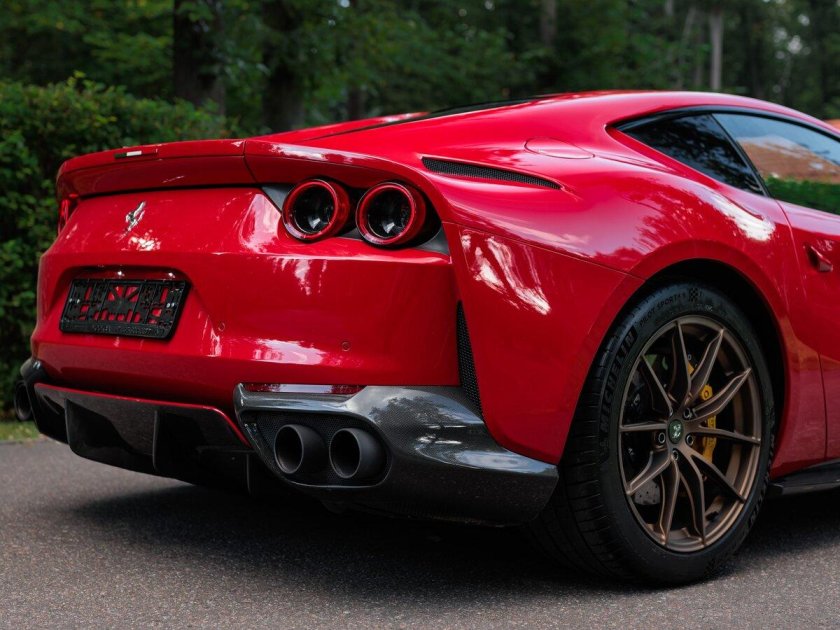 Феррари 812 суперфаст