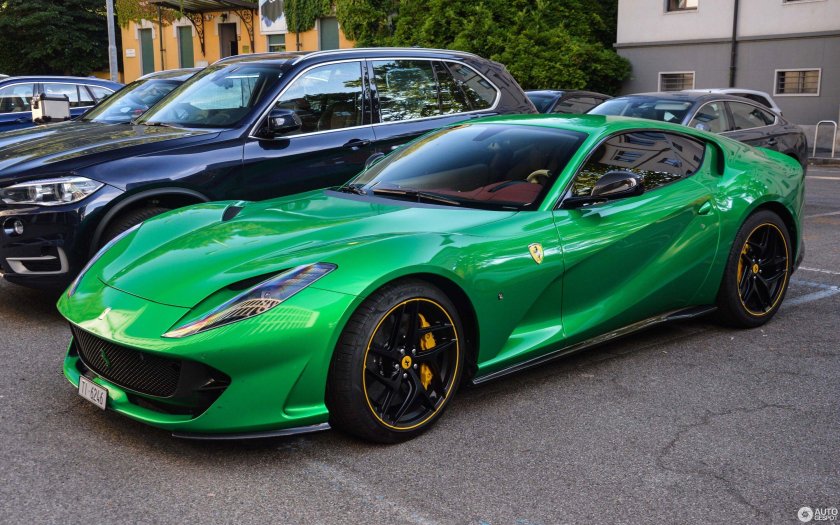 Ferrari 812 Superfast винилы