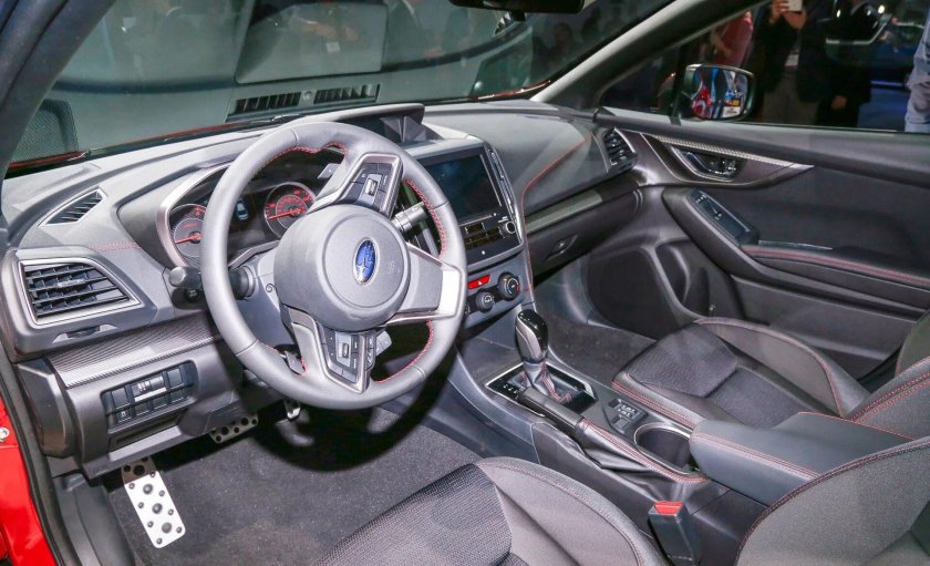 Subaru Impreza 2017 салон