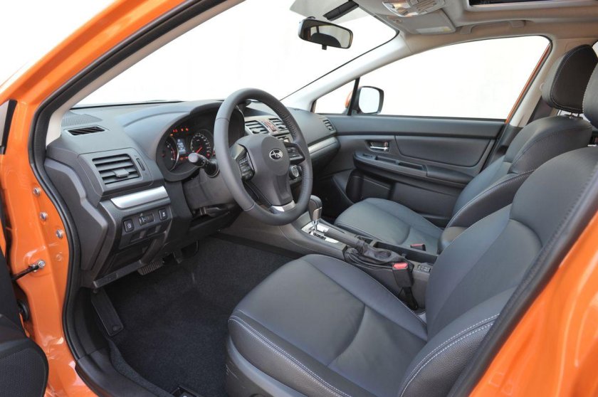 Субару XV 2012 салон