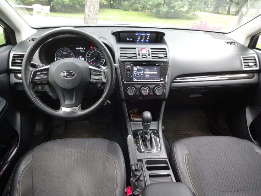 Subaru XV 2012 салон