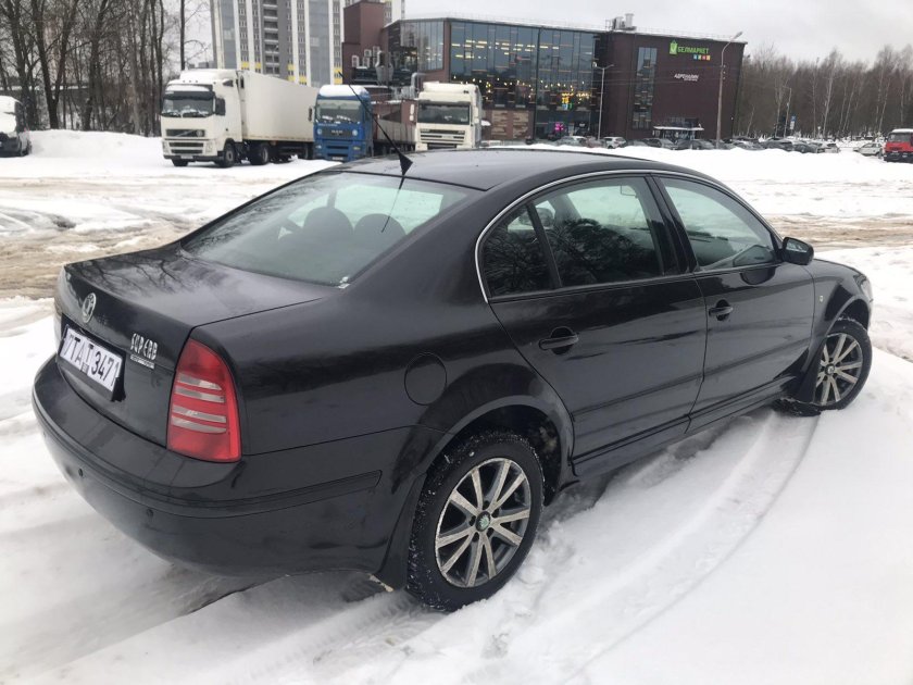 Шкода Суперб 2006 1.8 автомат чёрный
