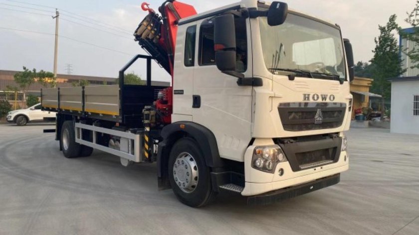 HOWO t5g 4х2 с КМУ