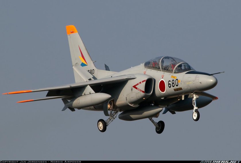 Учебно тренировочный самолет