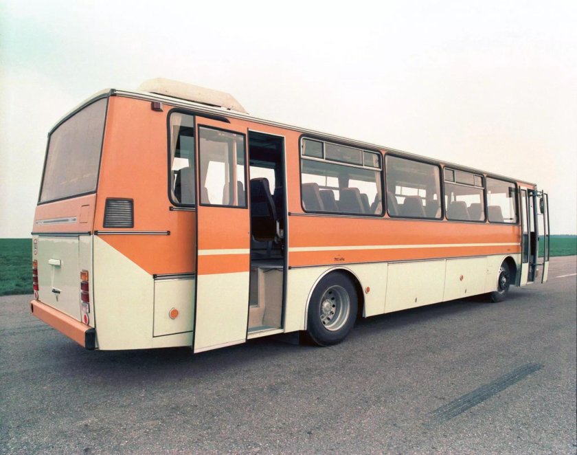 Кароса автобус производитель