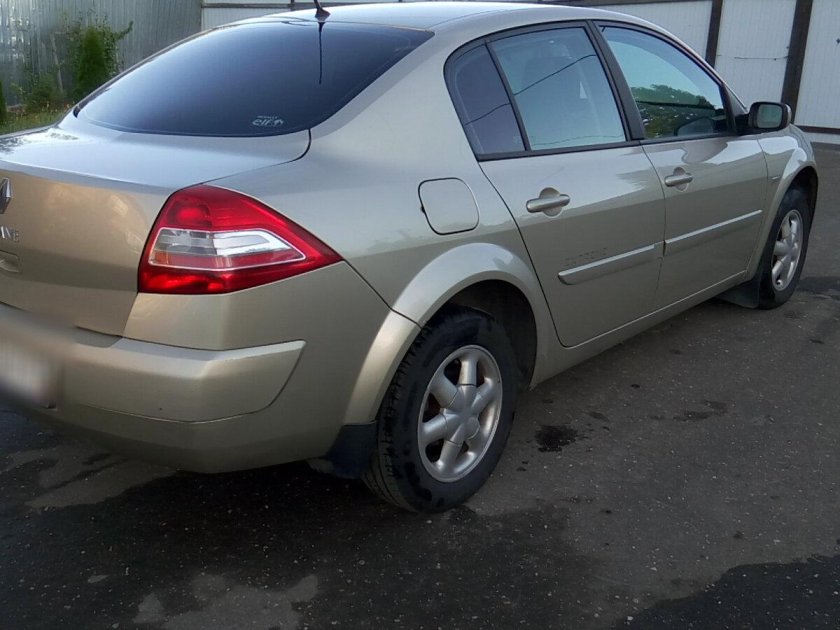 Рено Меган 2 седан бежевый