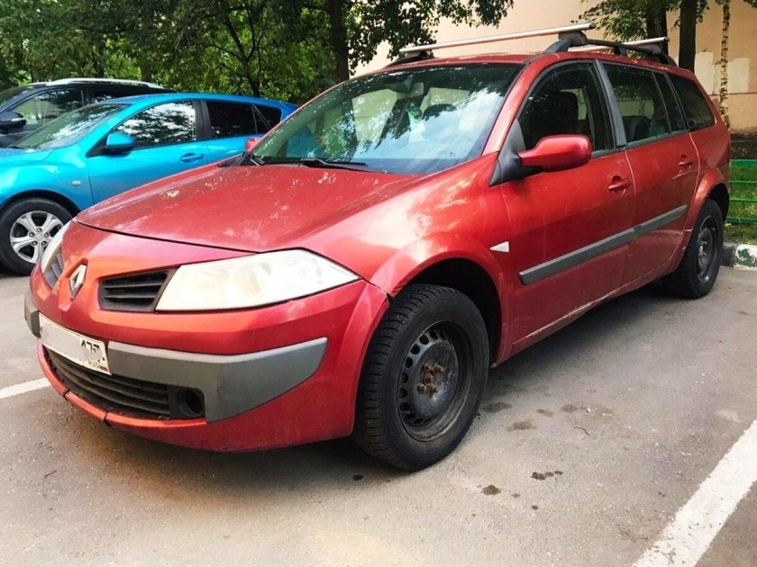 Рено Меган 2 универсал красный