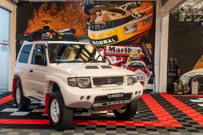 Джеки Чан Митсубиси Паджеро