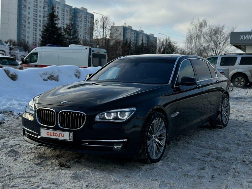 Bmw 750 2011