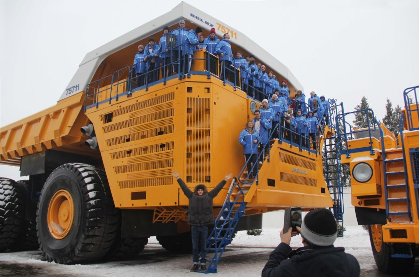 БЕЛАЗ-75710 самосвал