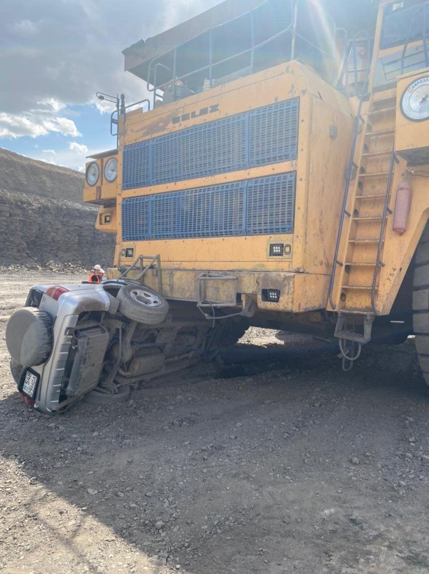 БЕЛАЗ раздавил Сузуки