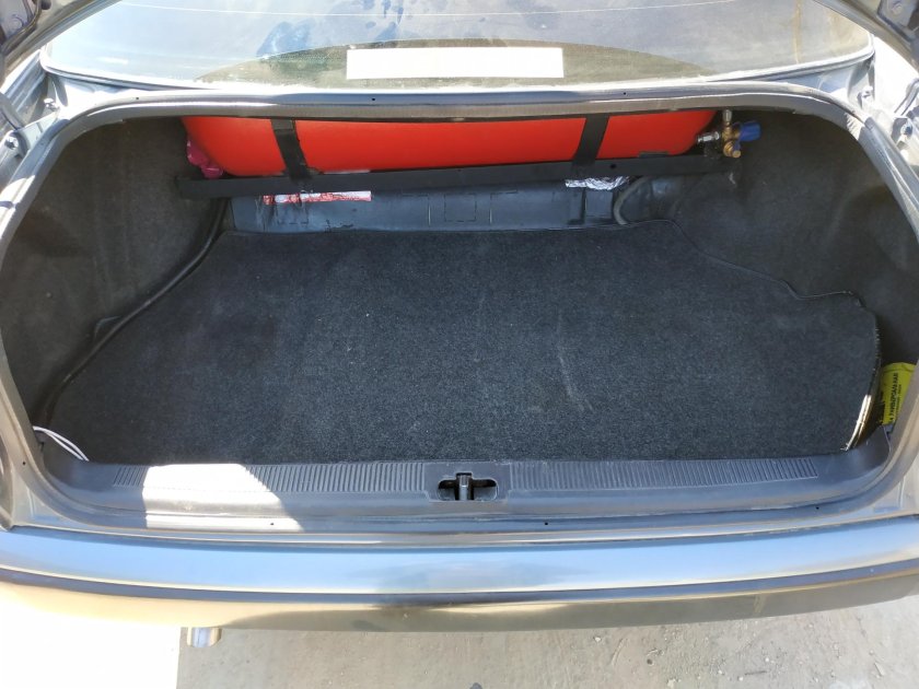 Ауди 100 багажник