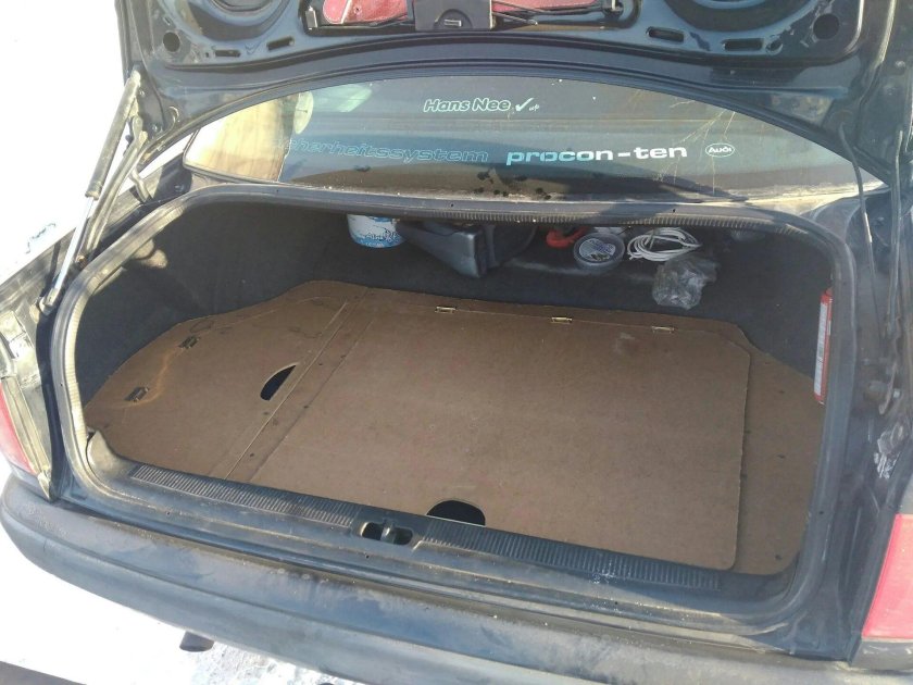 Фальшпол Ауди 100