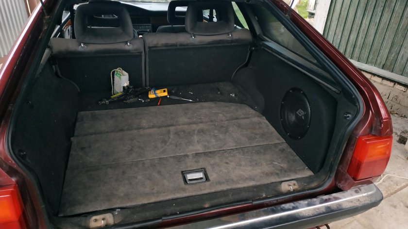 Ауди 100 с3 Авант багажник