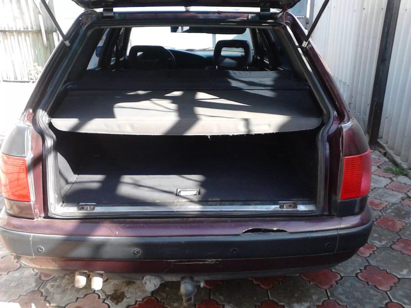 Ауди 100 Авант багажник