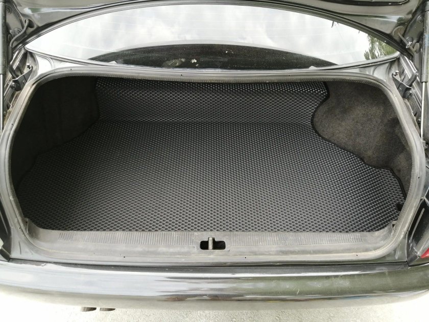 Ауди 100 багажник