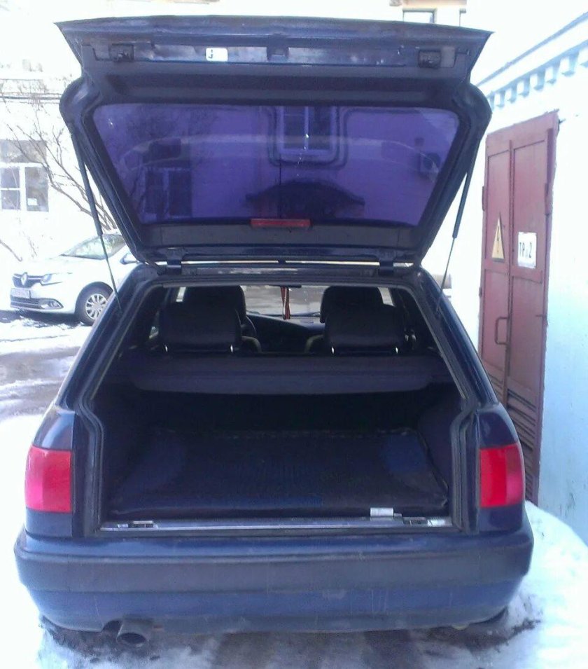 Ауди 100 багажник