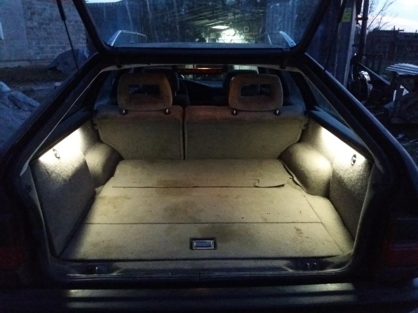 Ауди 100 Авант багажник
