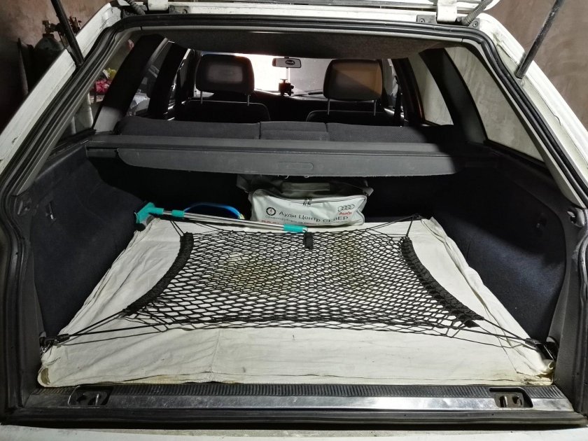 Ауди 100 седан, багажник