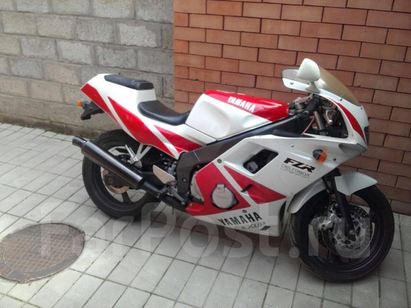 Yamaha FZR 250