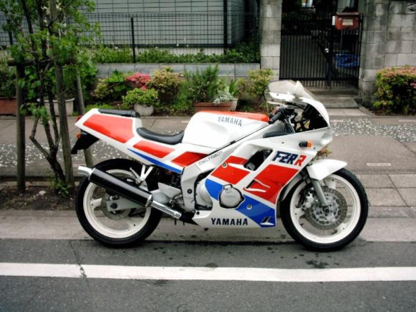 Yamaha FZR 250