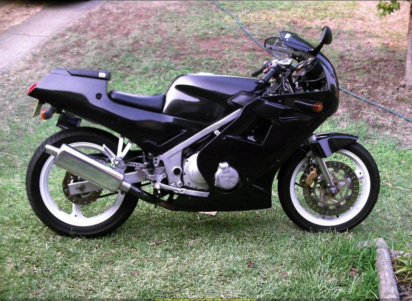 Yamaha FZR 250
