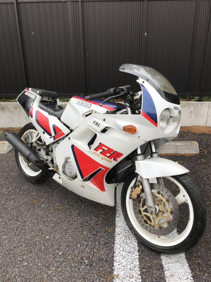 Yamaha FZR