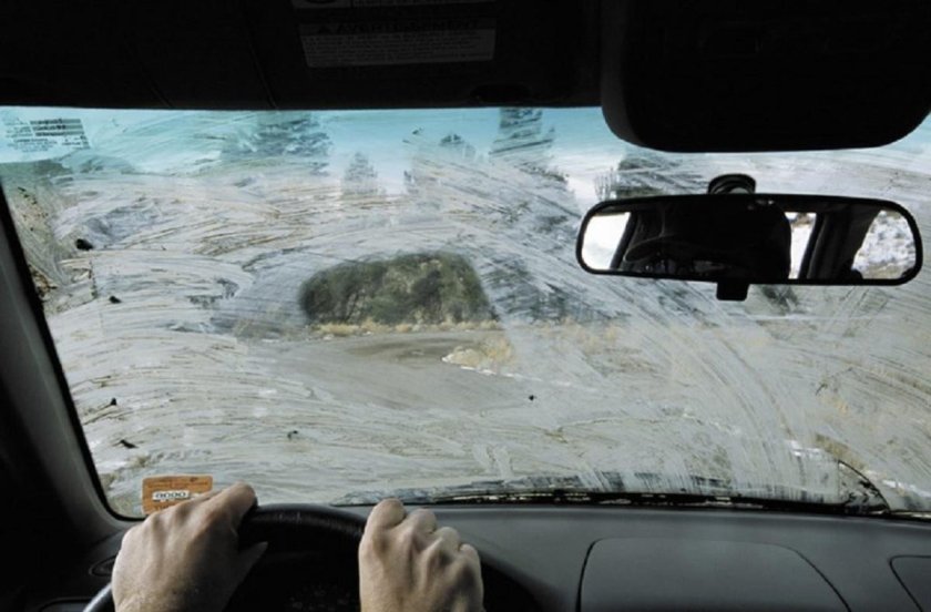 Грязное лобовое стекло
