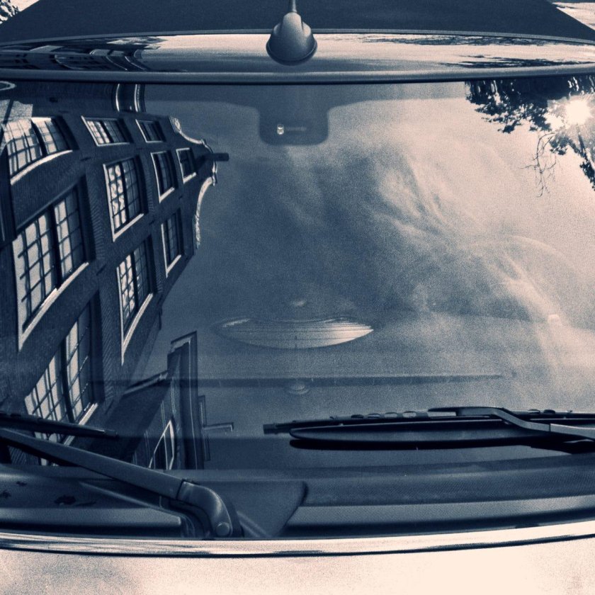 Стекло автомобиля