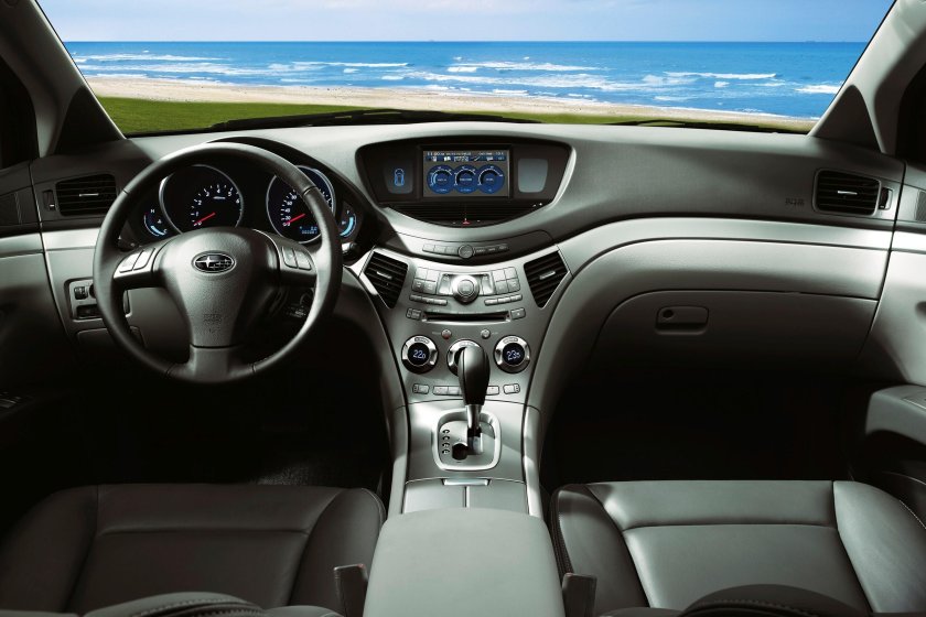 Панель Субару Трибека