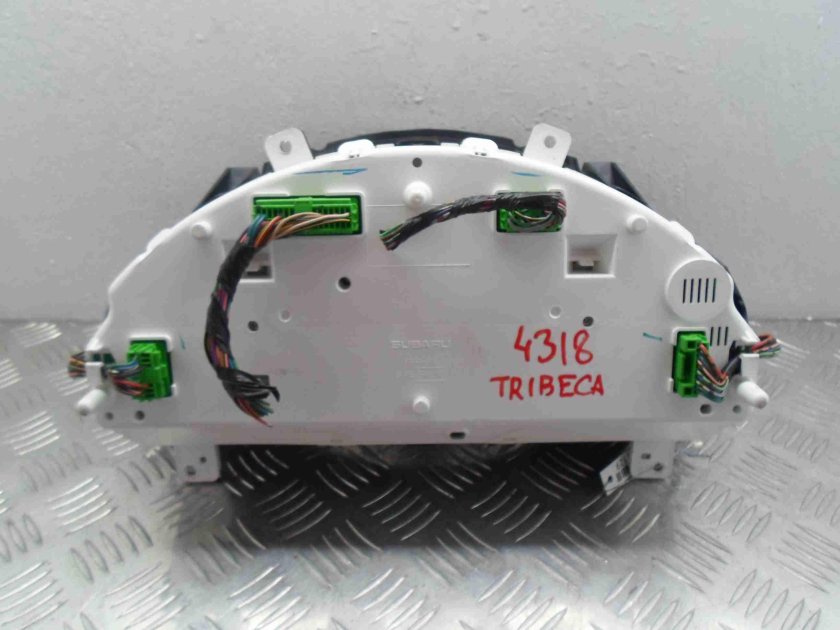 Субару Трибека приборная панель