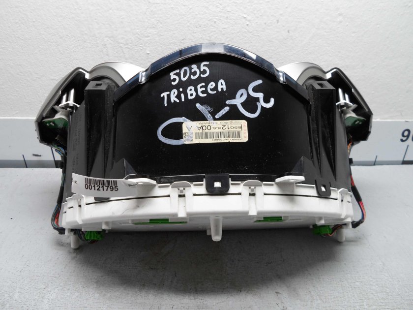 Субару Трибека приборная панель