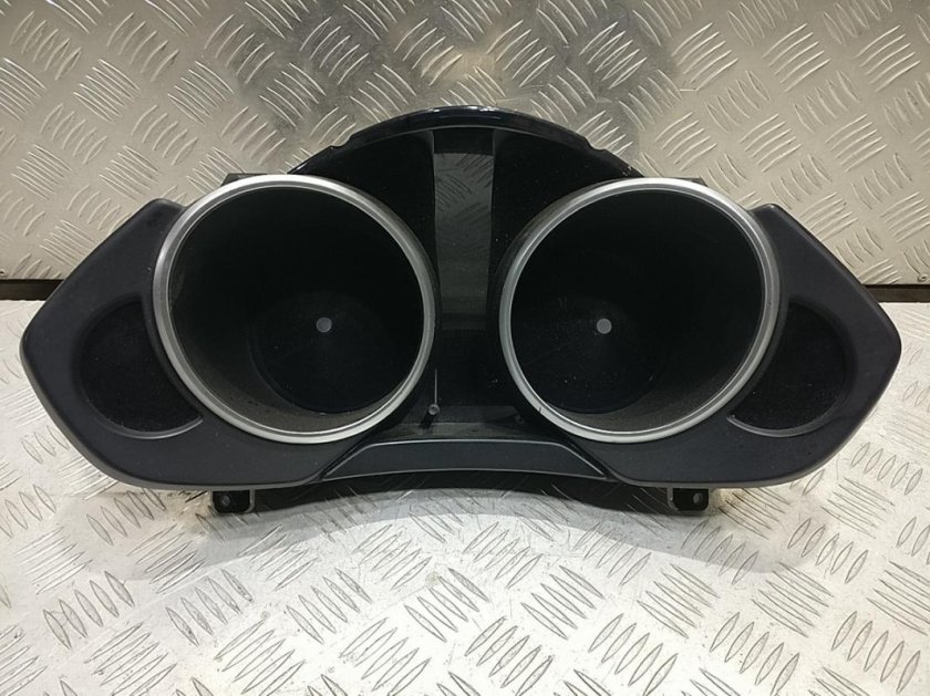 Панель приборов Трибека