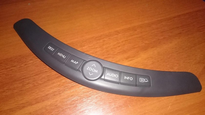 Кнопки на панели Субару Трибека 2008