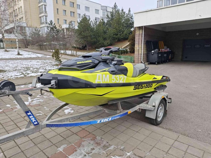 Стоячий гидроцикл