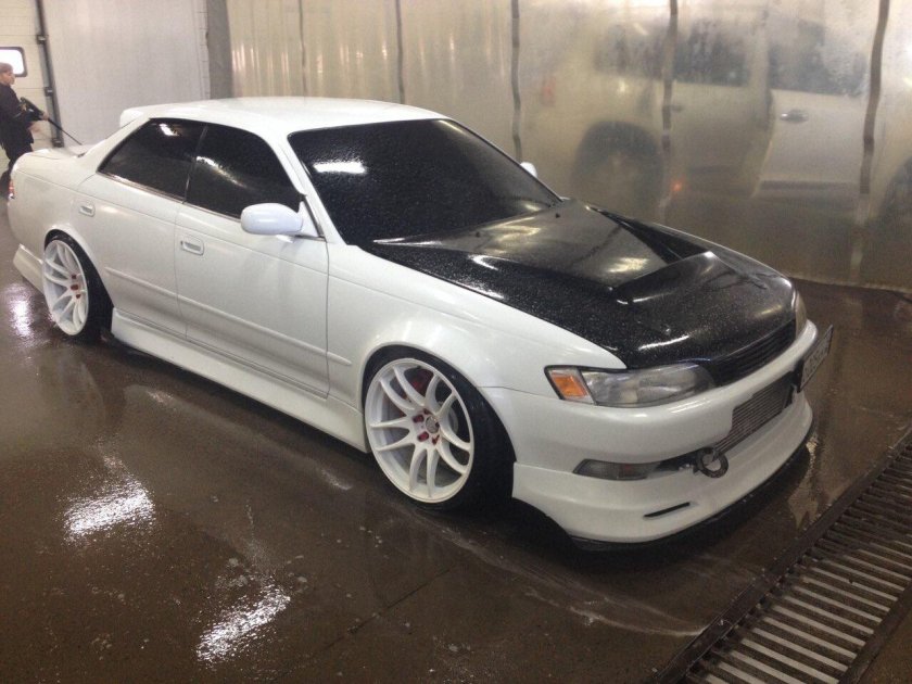 Тойота Марк 2 90 белый