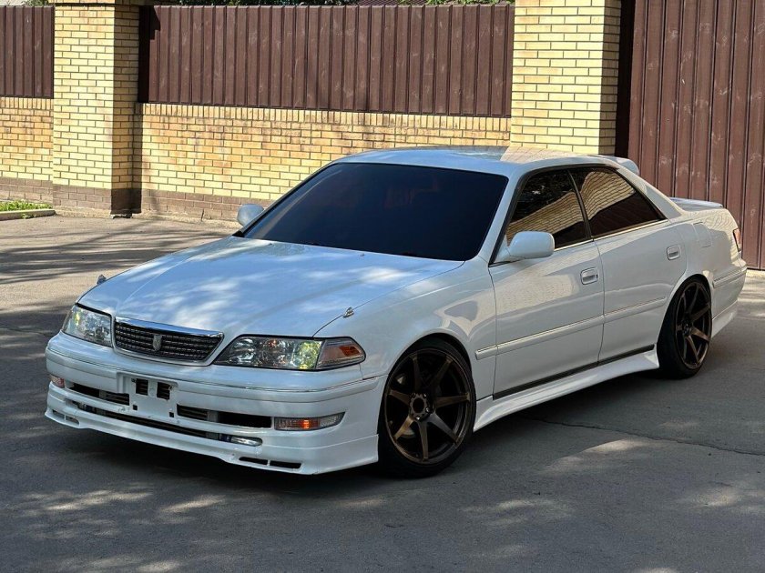 Тойота Марк 2 100 белый