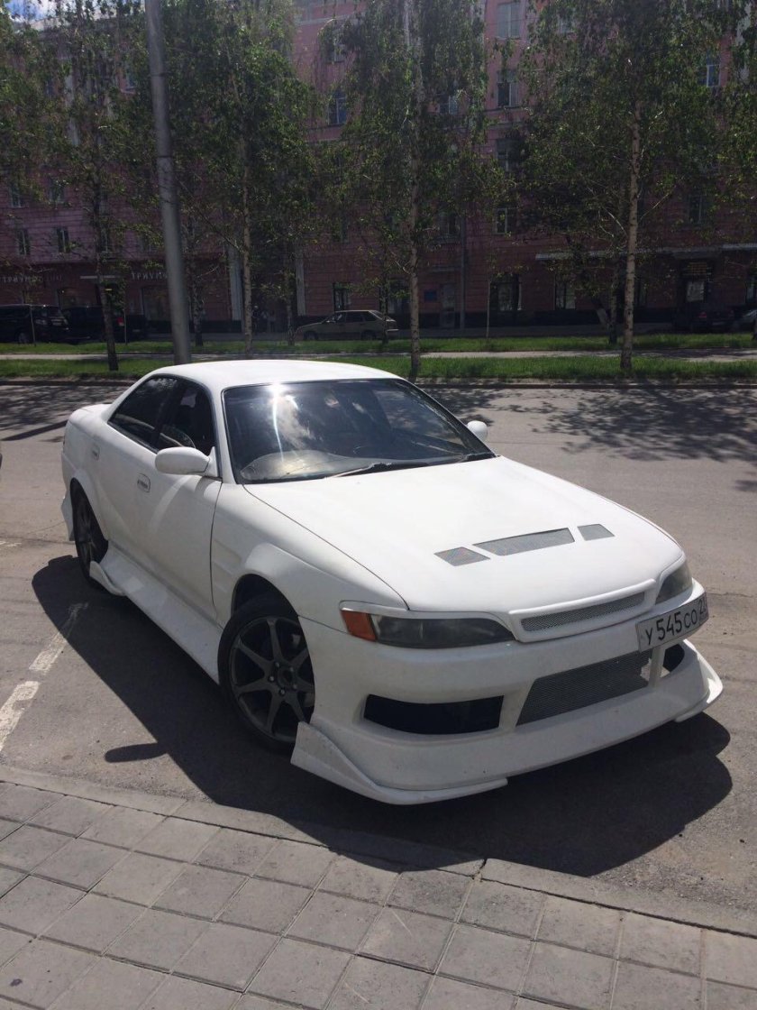 Toyota Mark 2 90 белый